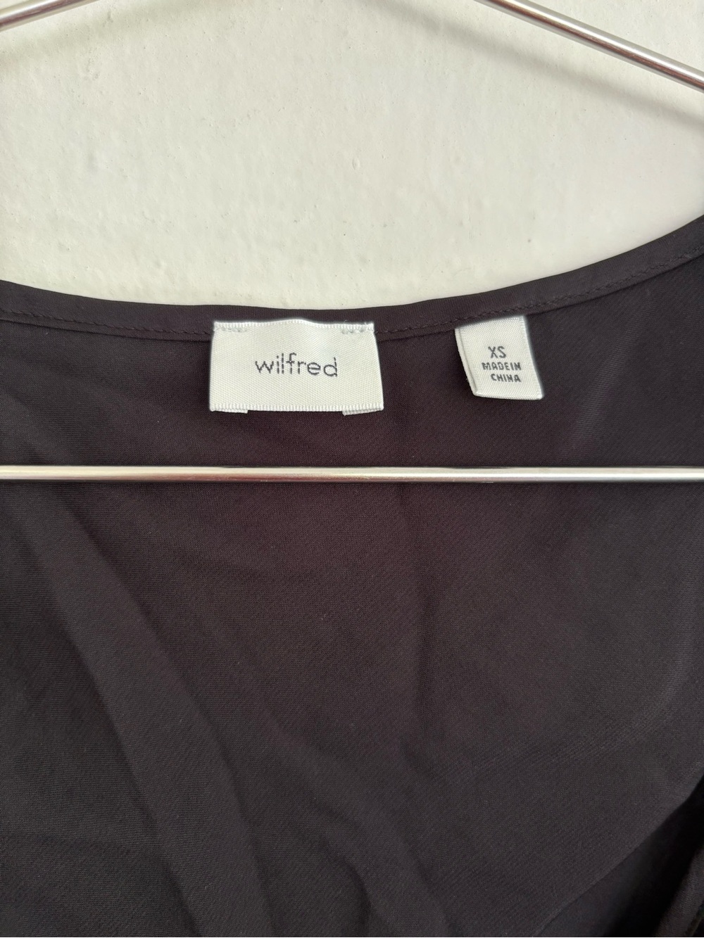 Wilfred Aritzia Women’s XS Black Ruffle Tie Front Sleeveless Tonka Blouse Top - Picture 4 of 6